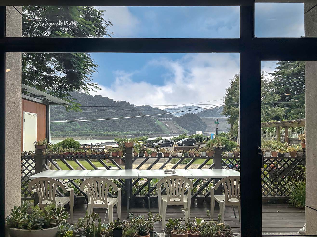 石門水庫景觀餐廳│尼爾瓦特NEAR WATER café、不限時、不收服務費，寵物友善
