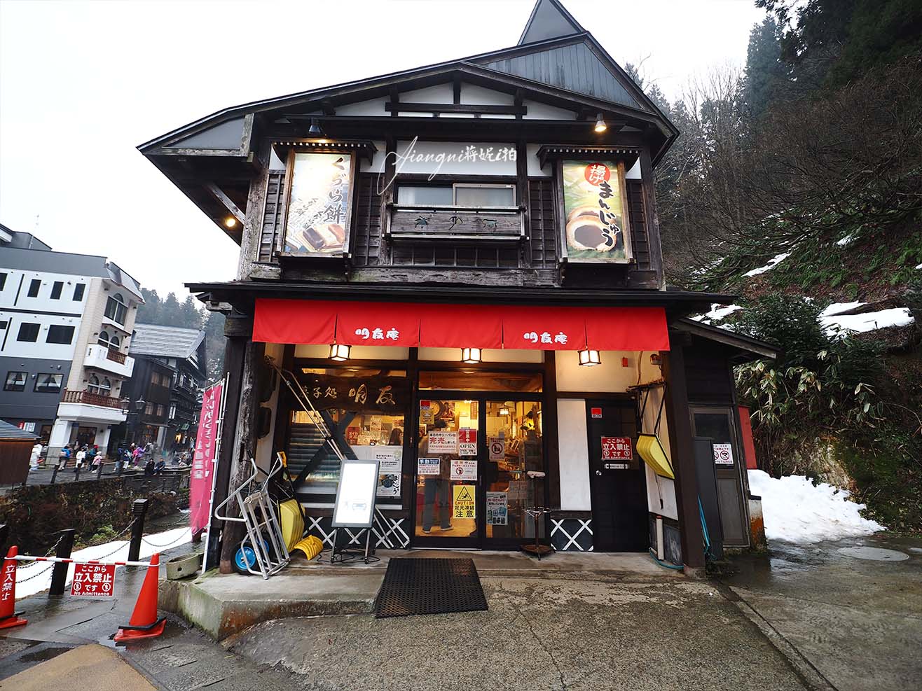 2026銀山溫泉接駁車 時刻表 銀山溫泉散策 必吃美食 神隱少女夢幻場景 免費足湯