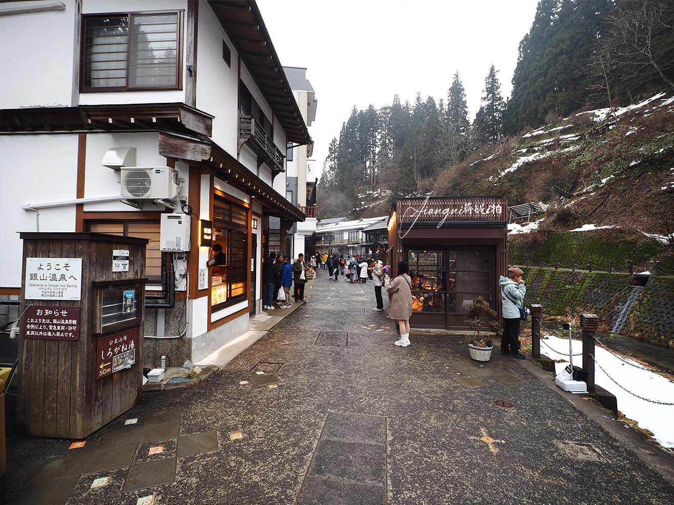 2026銀山溫泉接駁車 時刻表 銀山溫泉散策 必吃美食 神隱少女夢幻場景 免費足湯
